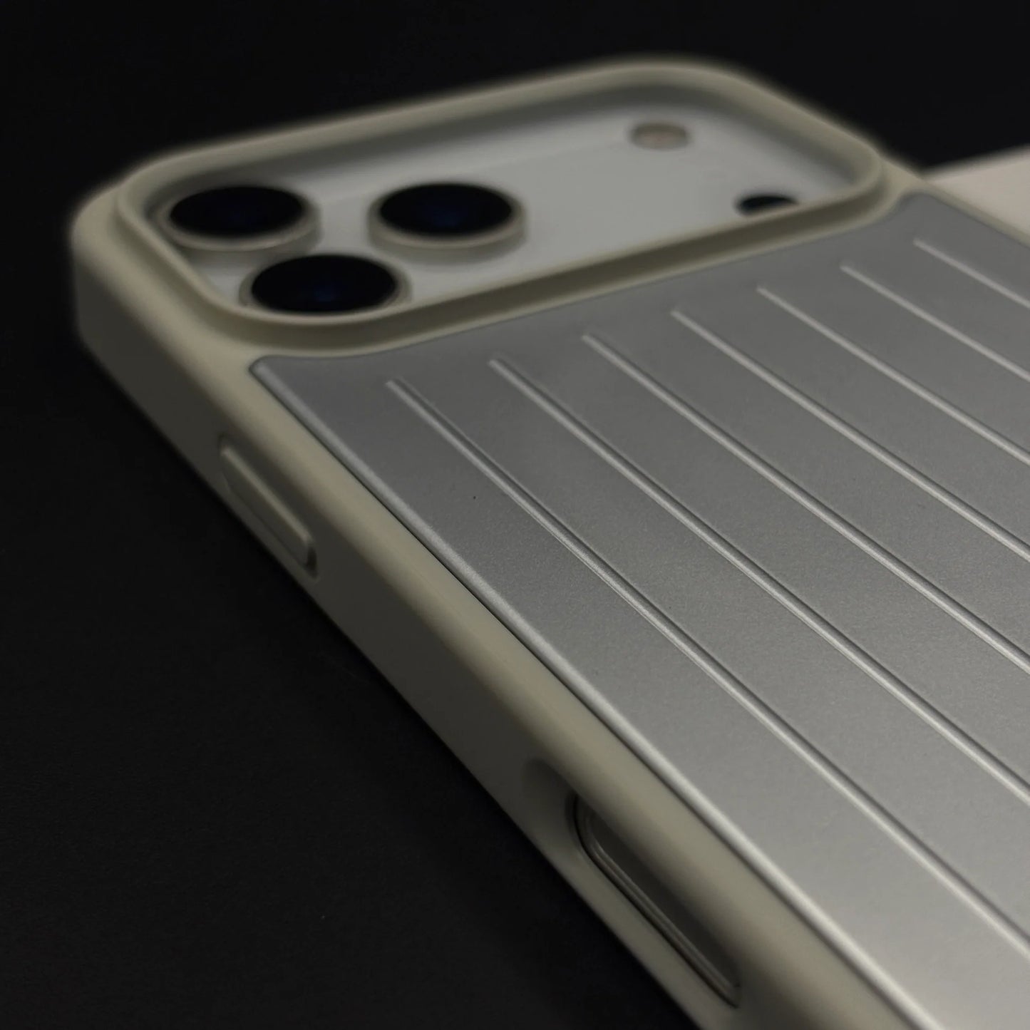 Luggage Brand RM Vertical Ribbed Magsafe Case- iPhone