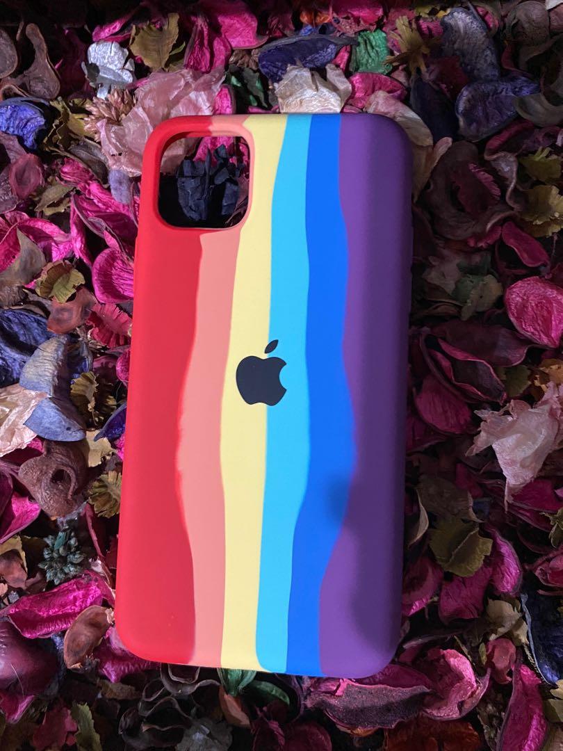 Funda iPhone 11 silicona logo multicolor